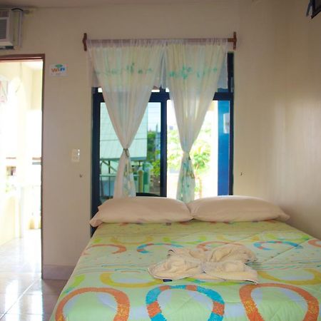 Hostal Nathaly Puerto Baquerizo Moreno Rum bild