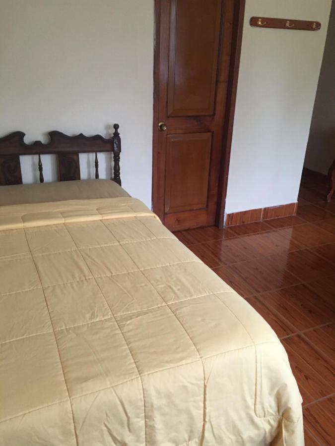 Hostal Nathaly Puerto Baquerizo Moreno Exteriör bild