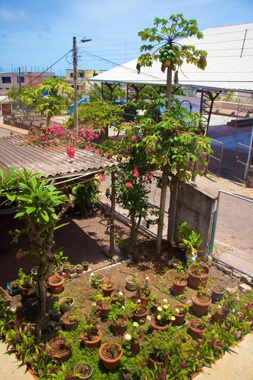 Hostal Nathaly Puerto Baquerizo Moreno Exteriör bild