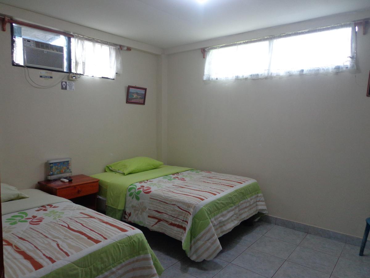 Hostal Nathaly Puerto Baquerizo Moreno Exteriör bild