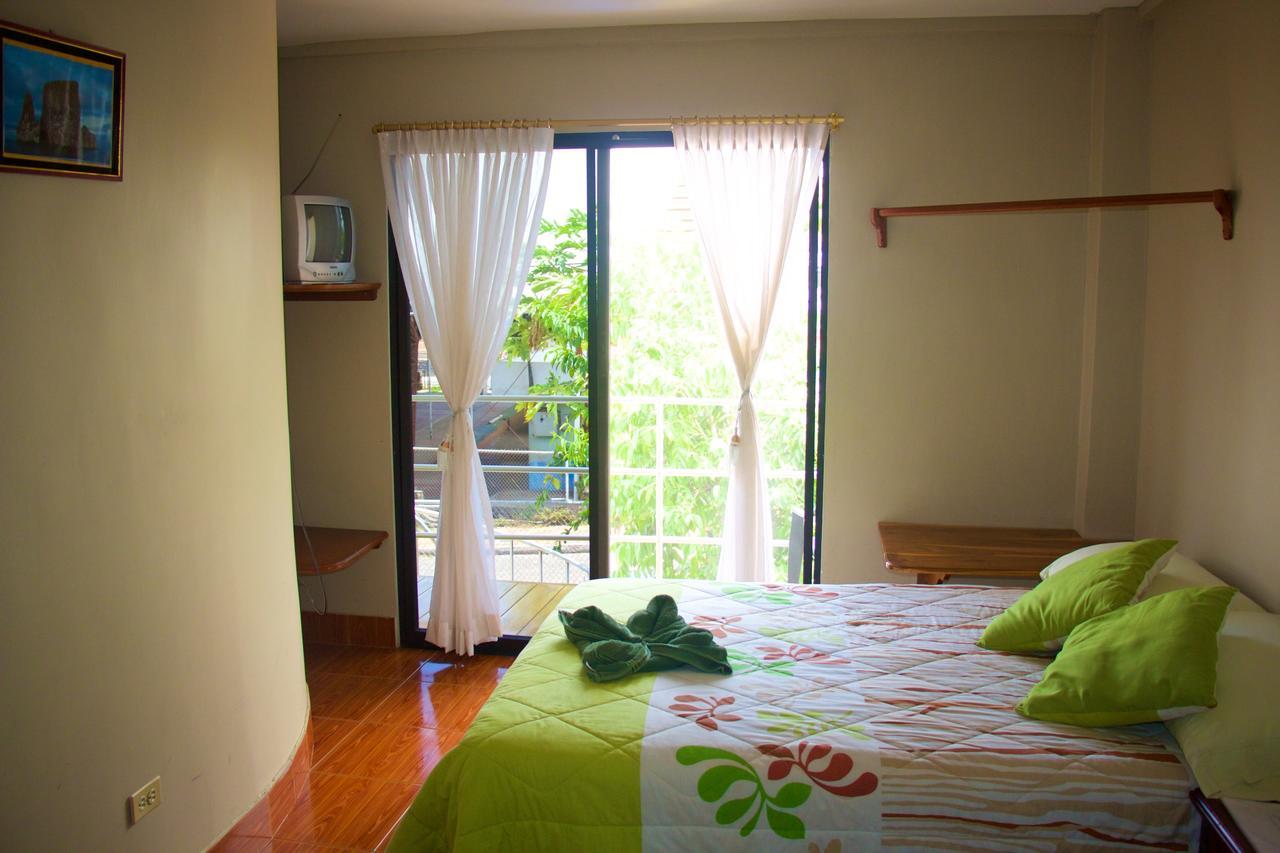 Hostal Nathaly Puerto Baquerizo Moreno Exteriör bild