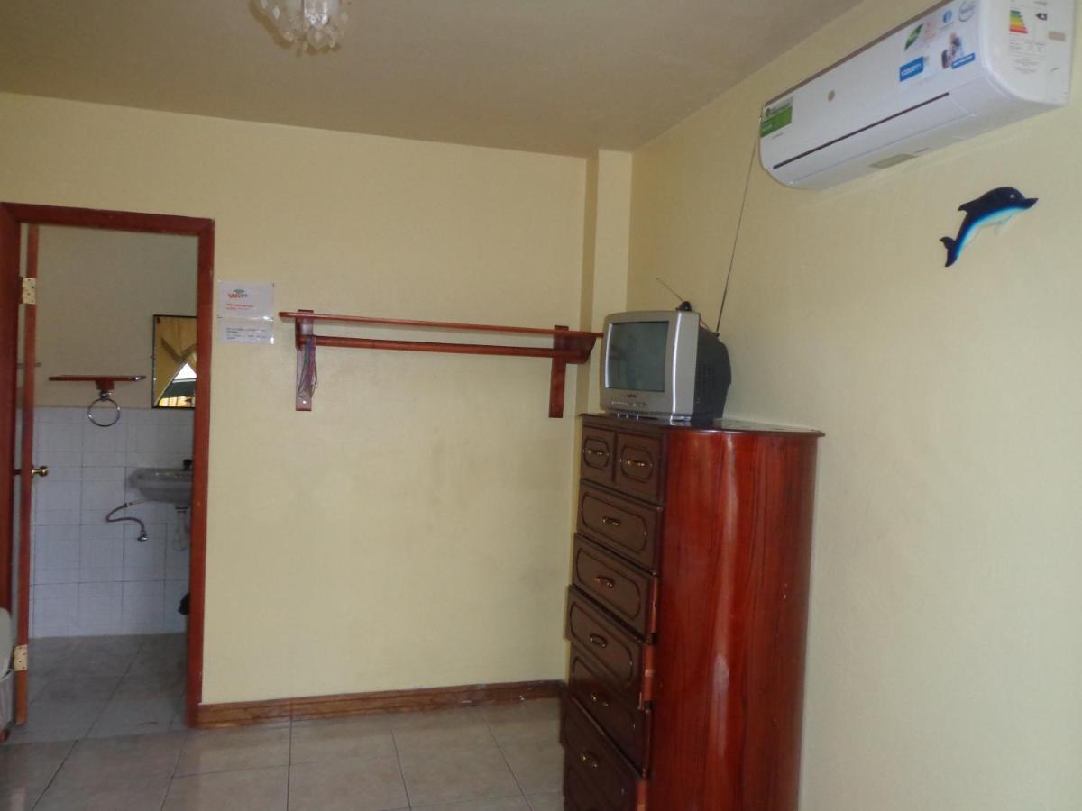 Hostal Nathaly Puerto Baquerizo Moreno Exteriör bild