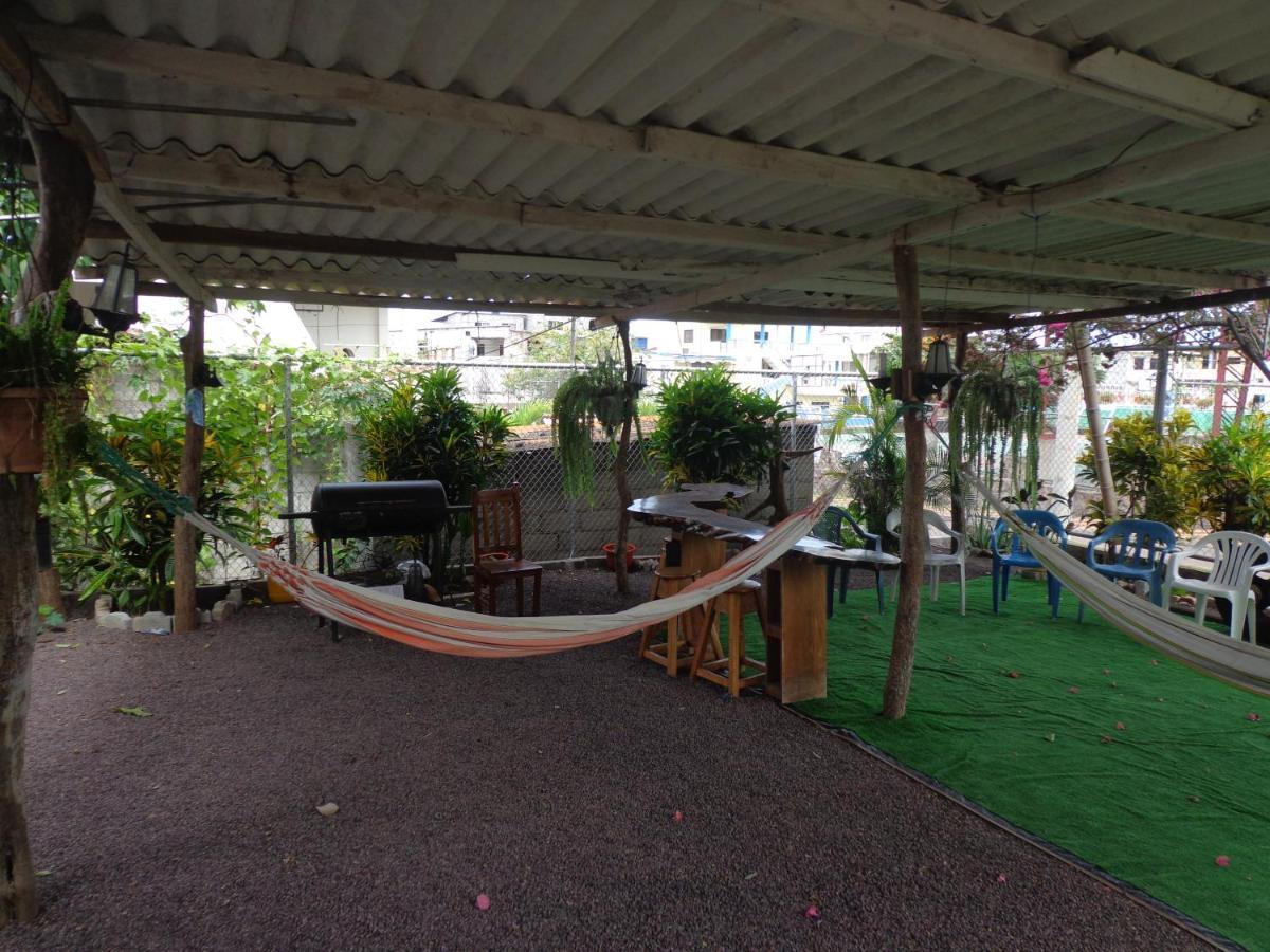 Hostal Nathaly Puerto Baquerizo Moreno Exteriör bild